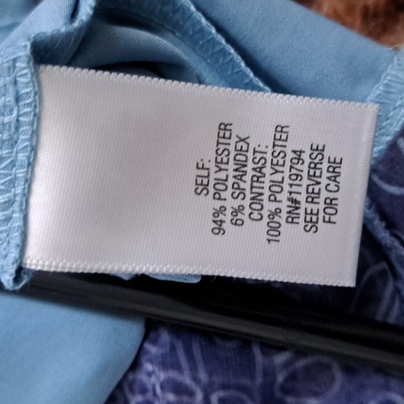 No iron soft blouse for fuller figure in multicolors in size XL. - Picture 6 of 6